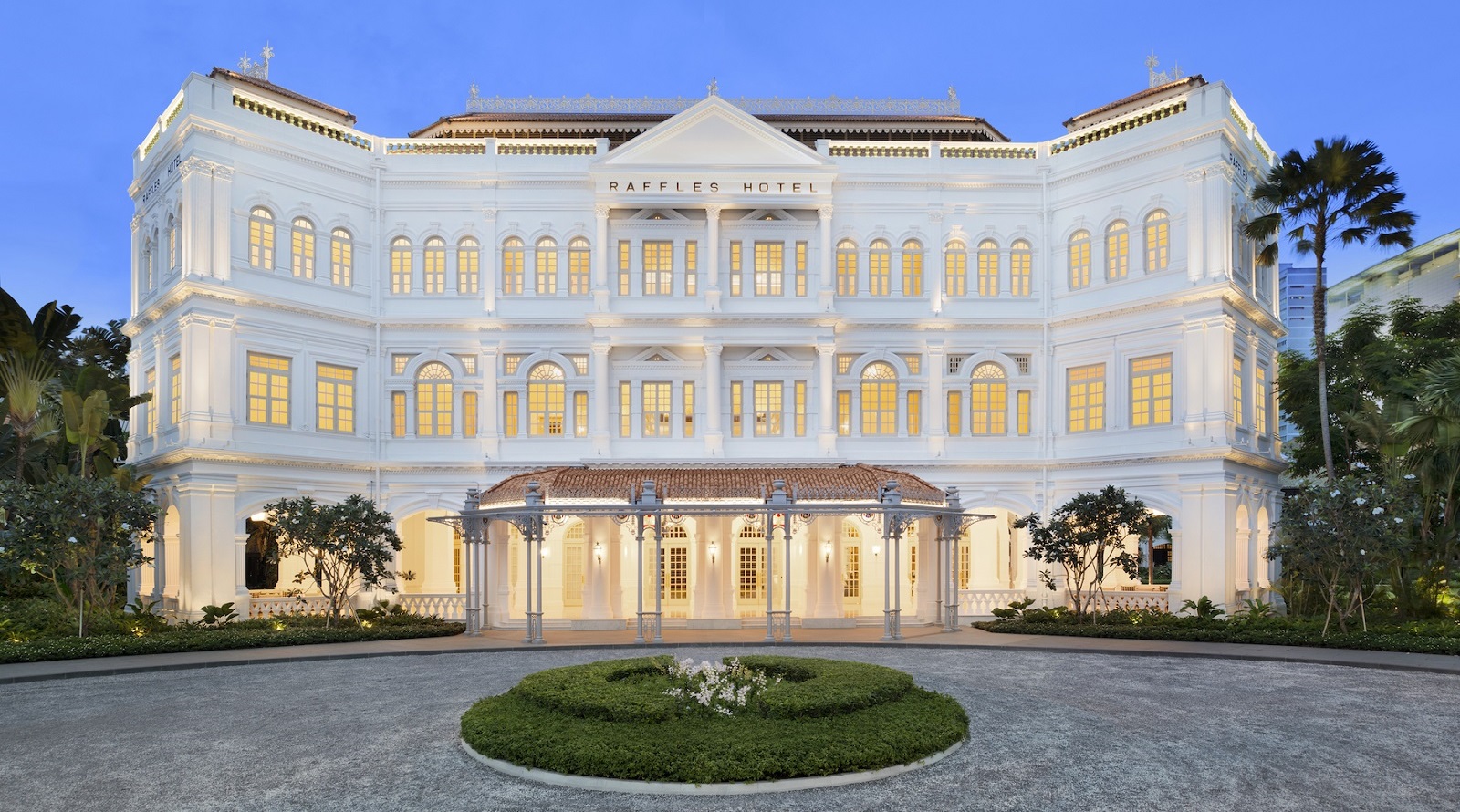 Hotel-Facade_Twilight -3.jpg