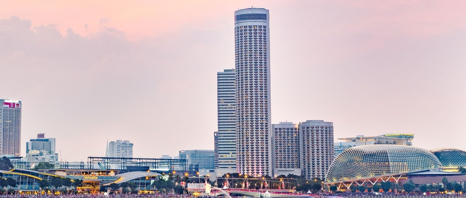 Swissotel_The_Stamford_3.jpg